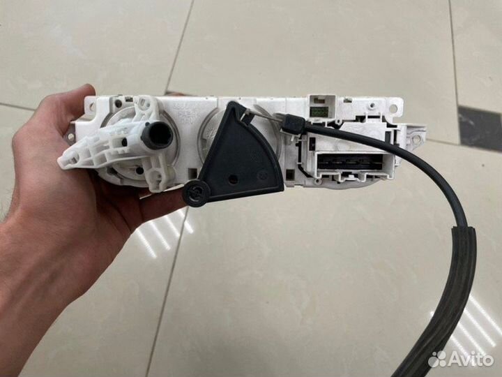 Блок управления отопителем Ford C-Max 1.8L