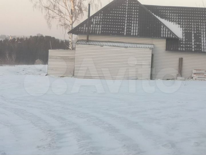 Здание, 3500 м²
