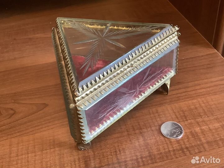 Шкатулка для украшений. 50-годы. Стекло, латунь