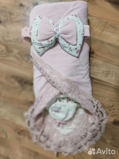 Комплект на выписку для девочки