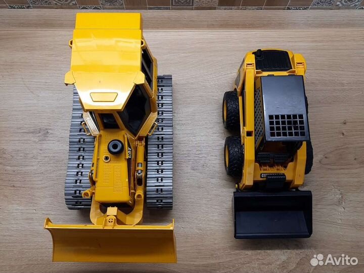 Бульдозер и погрузчик Bruder Caterpillar