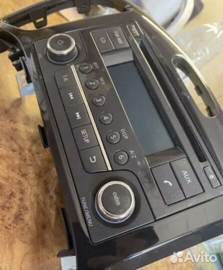 Магнитола на Nissan Juke с рамкой оригинал