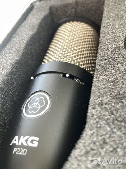 Студийный микрофон akg 220