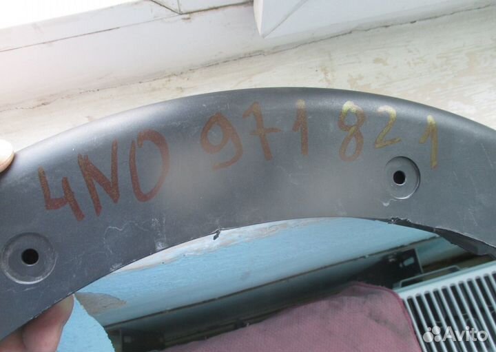 Облицовка петли багажника Ауди