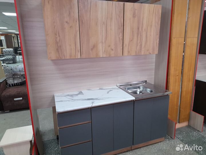 Кухонный гарнитур. Новый