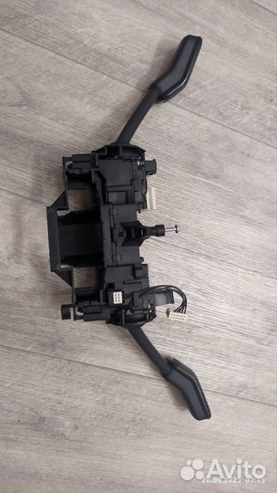 Подрулевой переключатель vw Tiguan