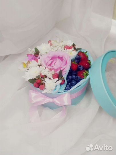 Букет цветов. Букет из клубники. Съедобные букеты