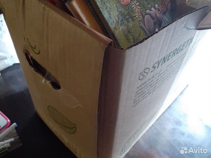 Книги большая коробка разные