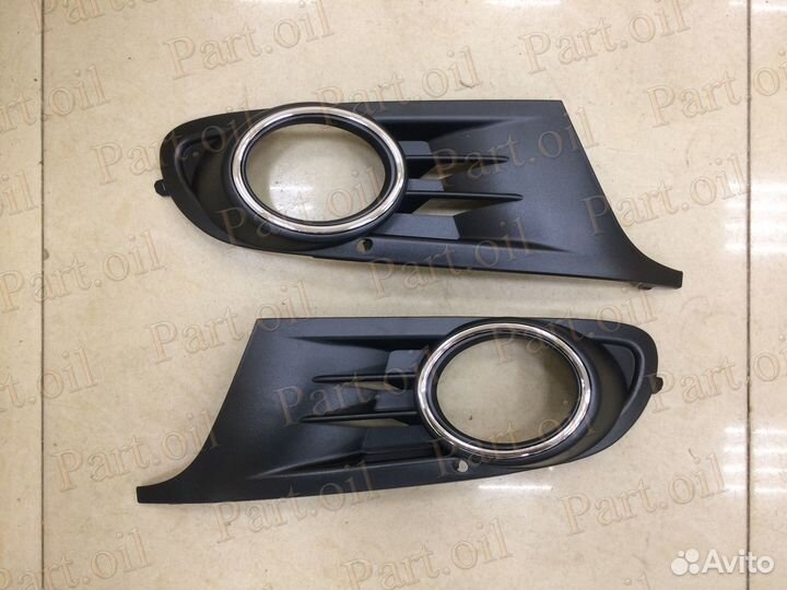 Оправа туманки VW Golf VI 2008-2012 5D с хромом