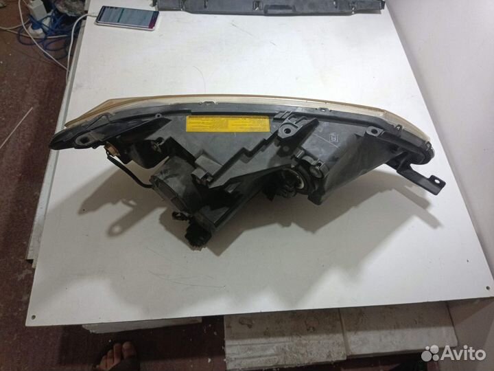 Фара левая Mitsubishi Outlander, II