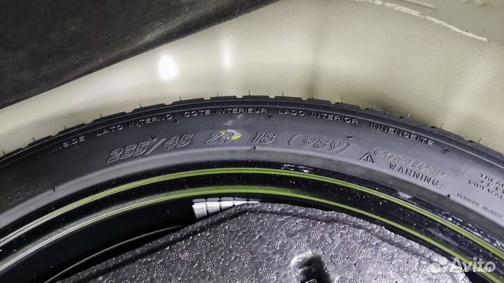 Michelin Pilot Sport 3 235/45 R18 98ZR