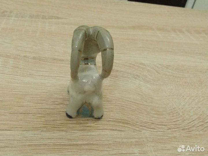 Козерог фарфоровая статуэтка