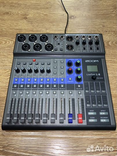 Микшерный пульт zoom L-8 livetrak