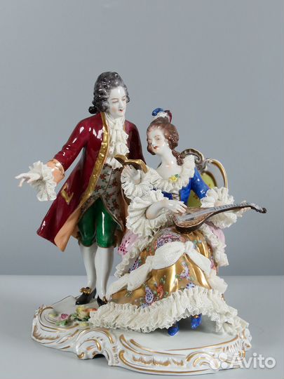 Старинная фарфоровая статуэтка. Германия