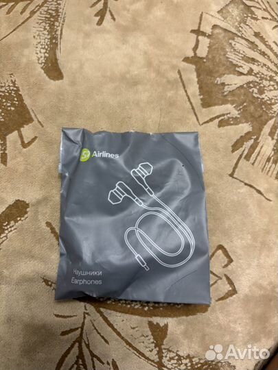 Проводные наушники