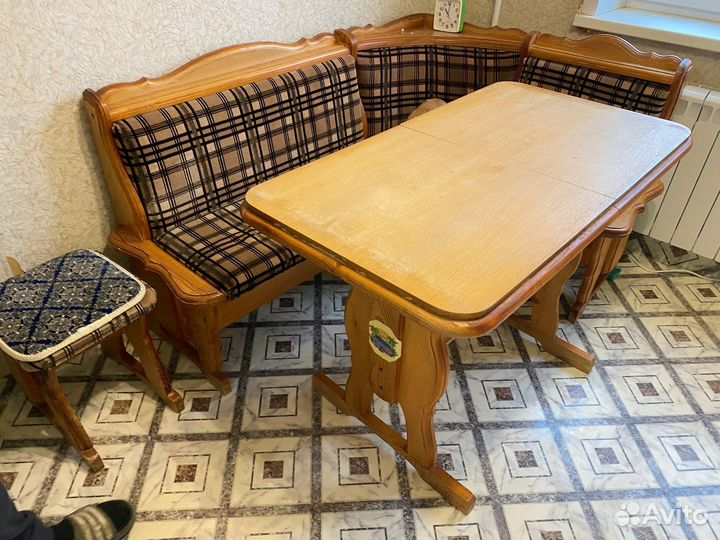 Уголок + стол