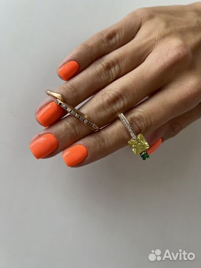 Начинающий мастер маникюра