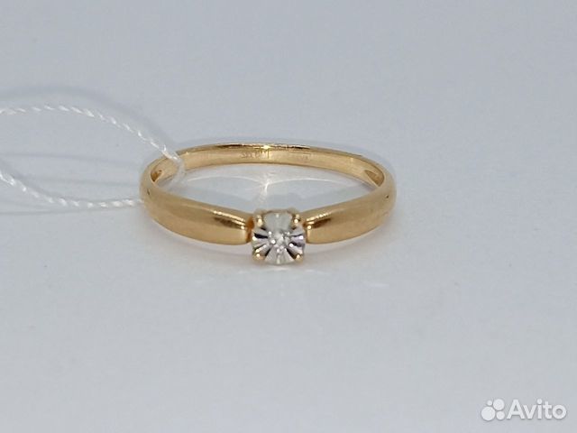 Кольцо с природным камнем Золото