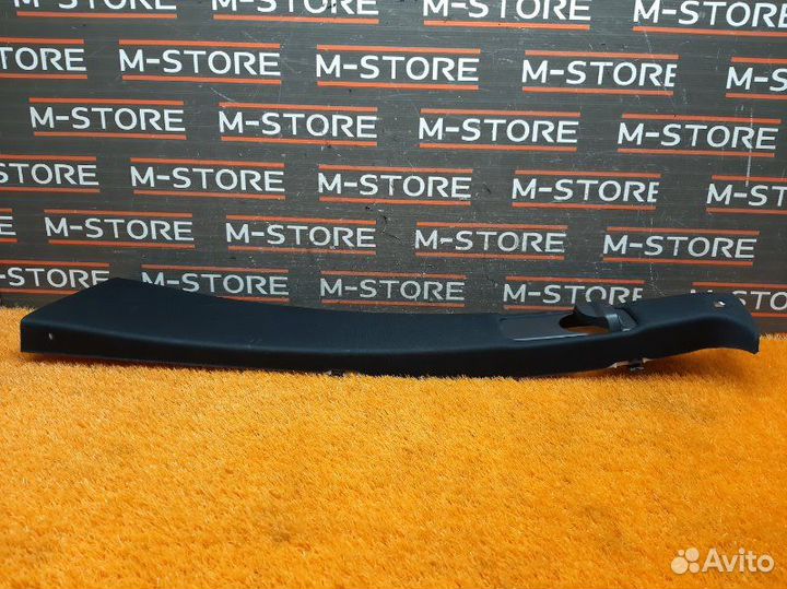 Обшивка стойки левая Mercedes-Benz M-Class W164