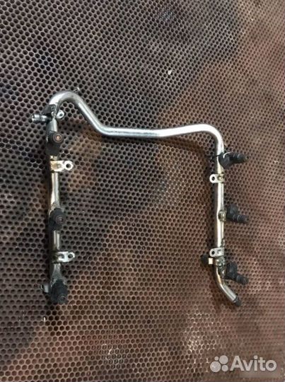 Топливная рампа с форсунками Mercedes E W210