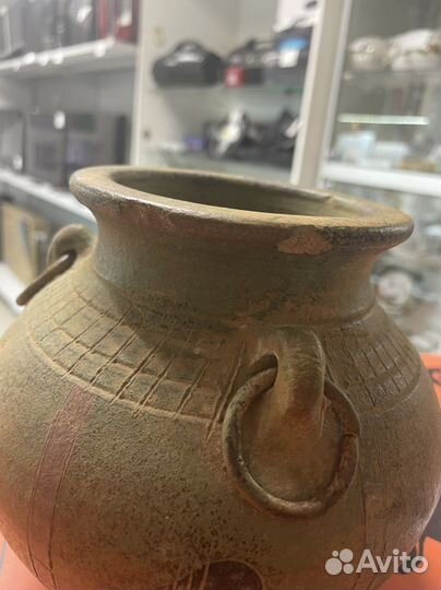 Глиняный кувшин старинный