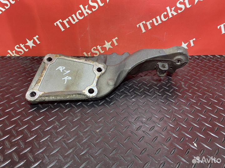 Кронштейн двигателя передний правый