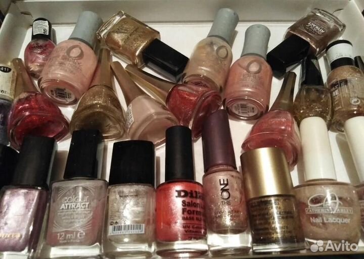 Лаки для ногтей. Много
