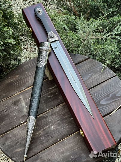 Нож из дамасской стали