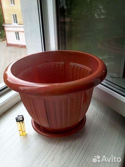 Вазон с подставкой 