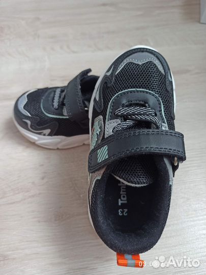 Светящиеся кроссовки 23