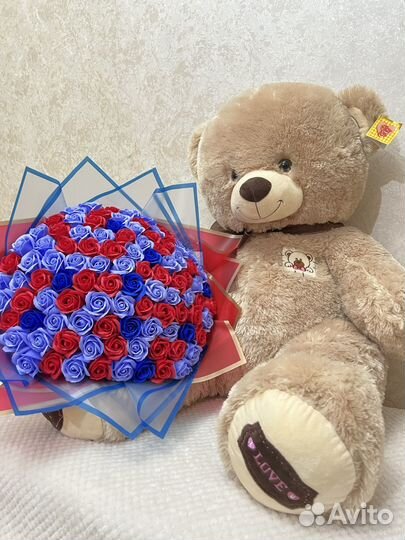 Большой плюшевый мишка