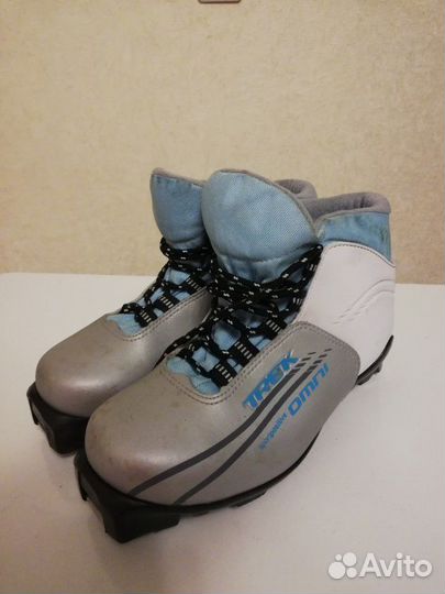 Лыжные ботинки