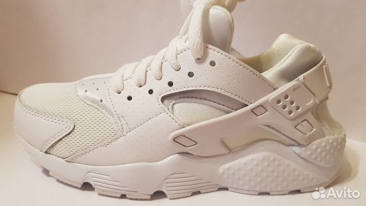 Nike huarache 6y hotsell