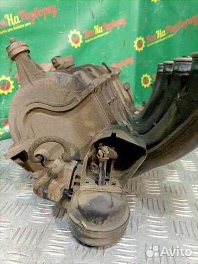 Впускной коллектор Volkswagen Passat B5 седан 1.6