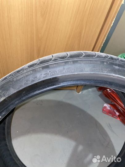 Nexen N'Fera SU1 235/35 R19 и 255/30 R19