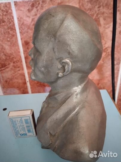 Бюст Ленина