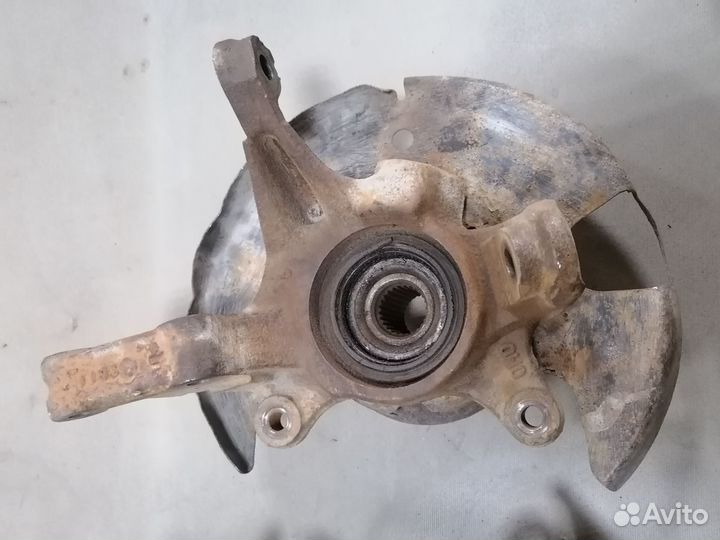 Кулак поворотн.перед.Nissan almera N15 CD20 1997