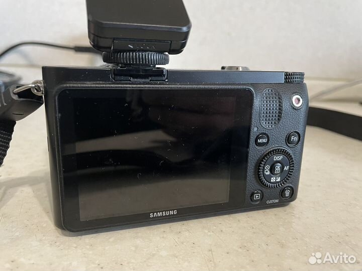 Samsung nx1100
