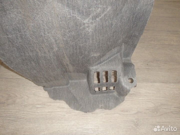 Подкрылок передний правый xray Cross