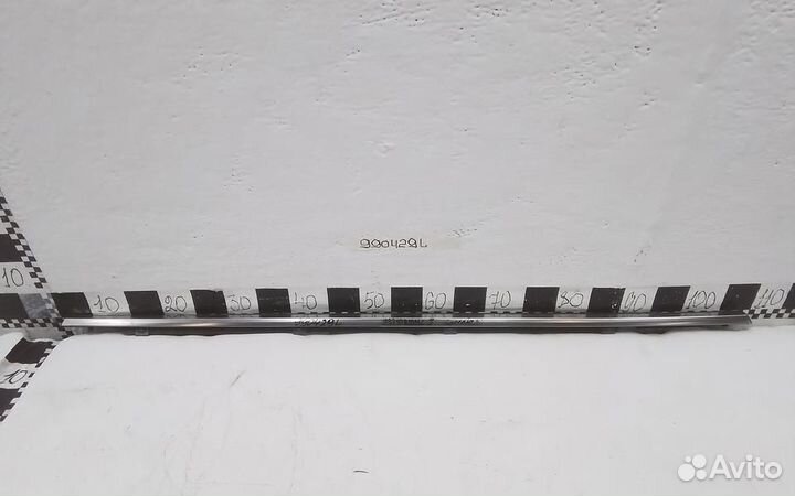 Молдинг стекла двери задней левой Kia Sorento 4