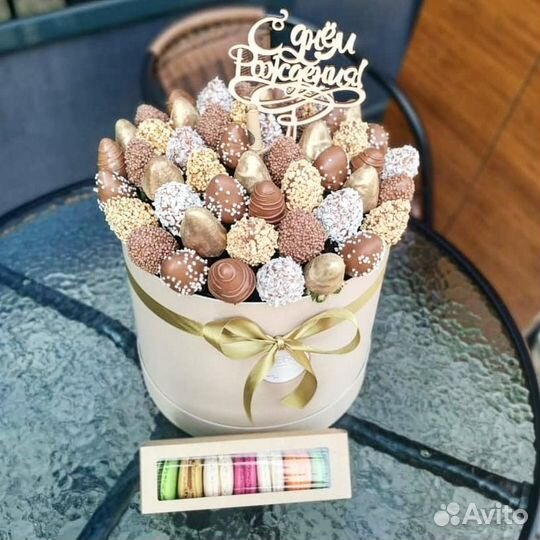 Съедобные букеты из клубники