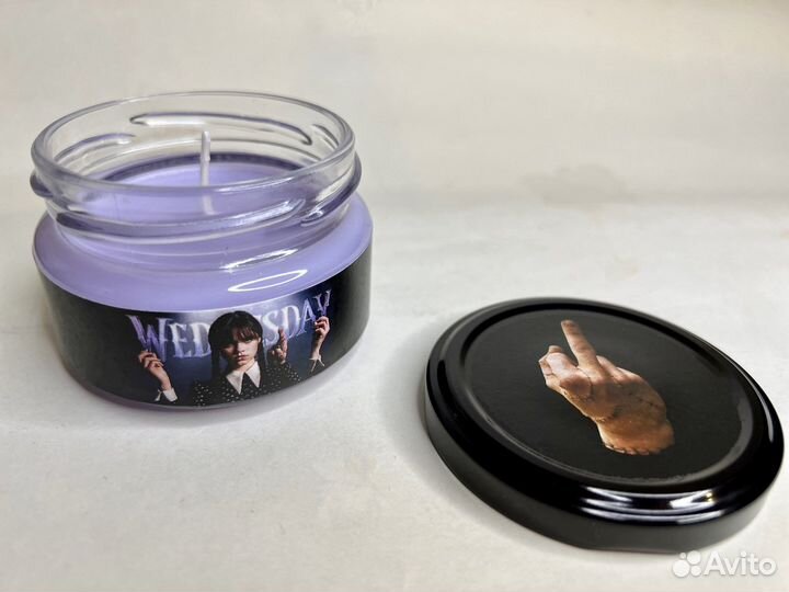 Уэнсдэй Адамс, Wednesday свеча, Уенсдей