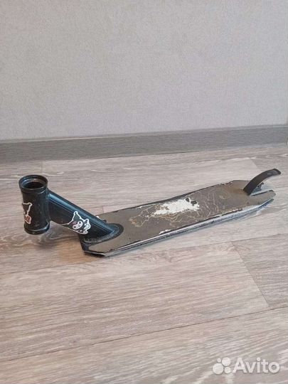 Дека на трюковой самокат