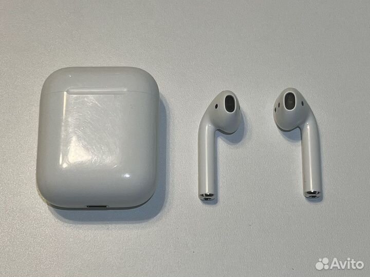 Apple AirPods 2