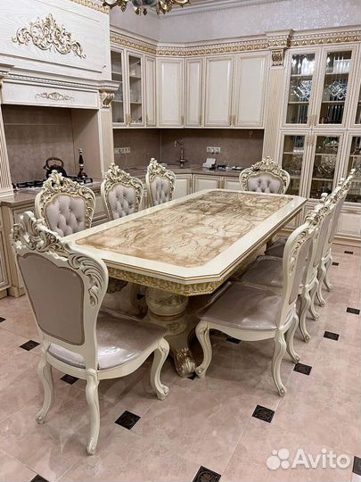 Кухонный стол