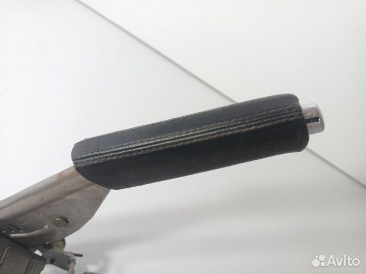 Рычаг стояночного тормоза Skoda Octavia BSE 2008