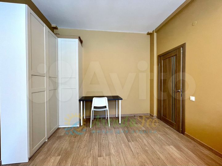 2-к. квартира, 58 м², 1/3 эт.