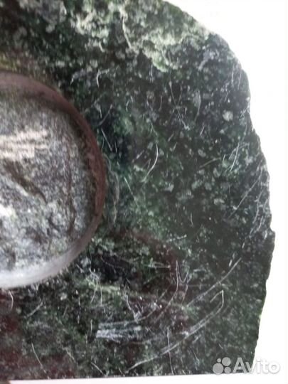 Камень змеевик