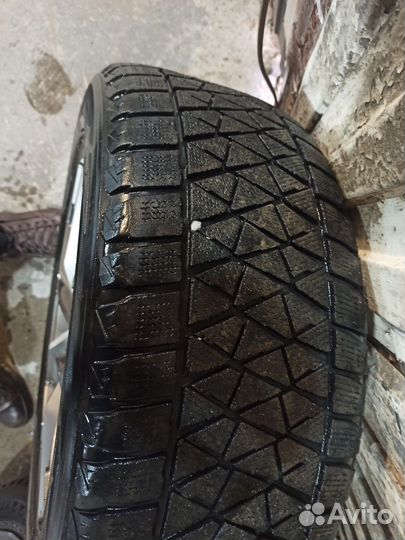 Bridgestone Blizzak Ice 235/55 R18