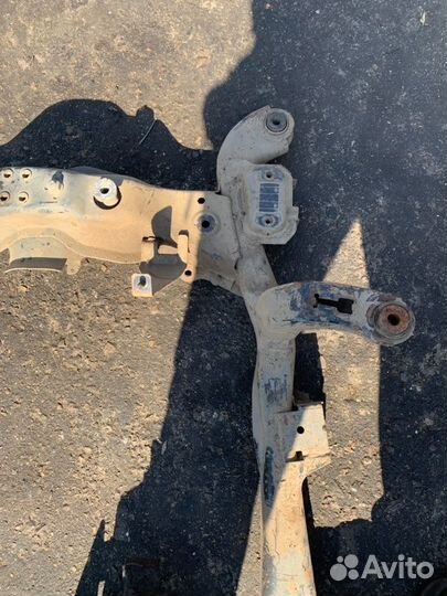 Подрамник передний передний Opel Astra H хетчбэк